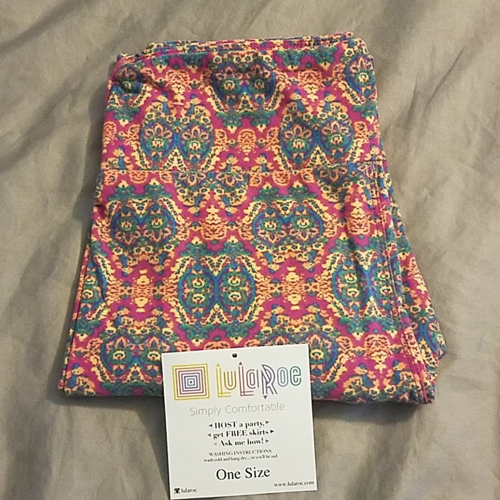 LuLaRoe NWT OS MagicEye Leggings